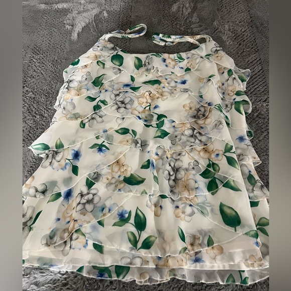 Floral Layered Women's White House Black Market Top - Picture 3 of 5